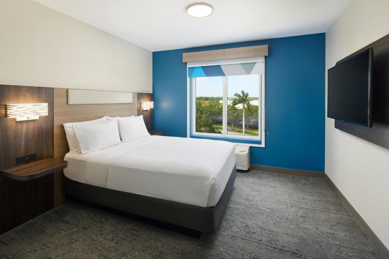 Holiday Inn Express Hotel & Suites Port St. Lucie West By Ihg Exterior foto